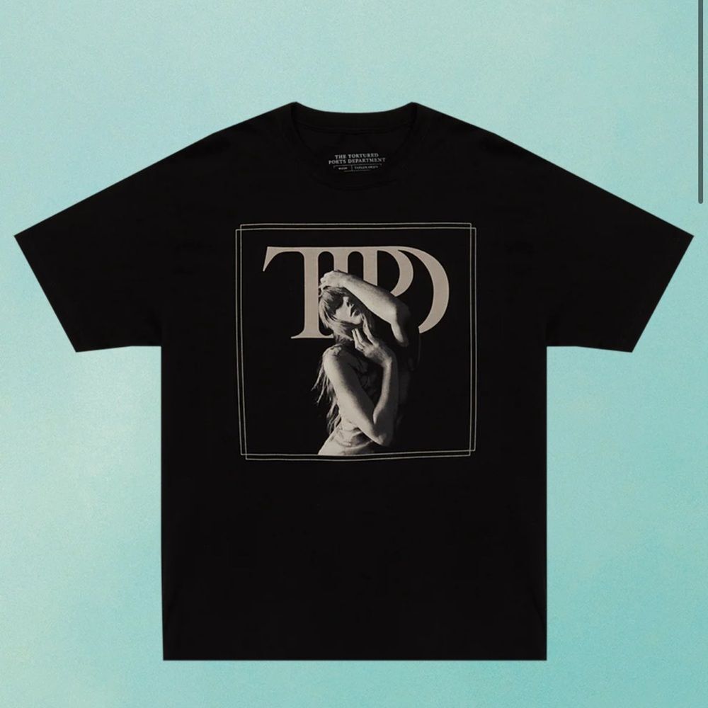 TAYLOR SWIFT - THE TORTURED POETS DEPARTMENT BLACK PHOTO T-SHIRT